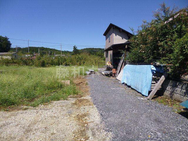 Local photos, including front road. Local (September 2013) Shooting