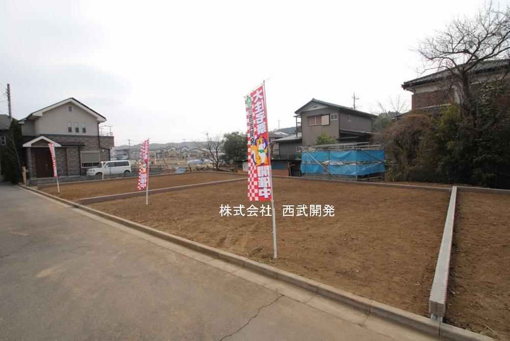 Local photos, including front road. Local (March 2013) Shooting