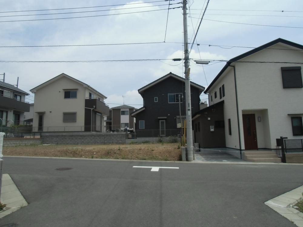 Local photos, including front road. Local (May 2013) Shooting