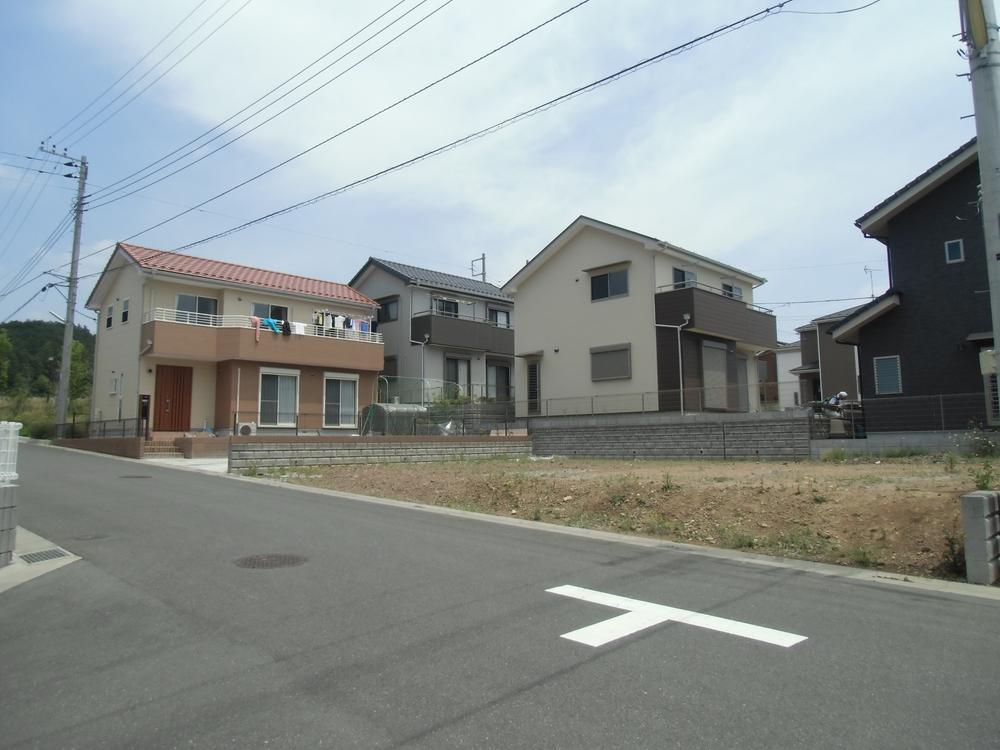 Local photos, including front road. Local (May 2013) Shooting