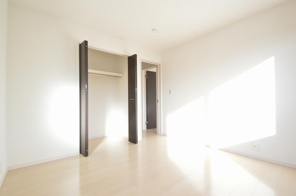 Non-living room. Indoor (12 May 2013) Shooting