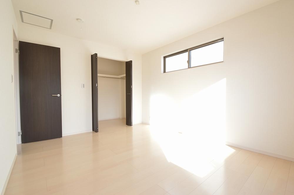 Non-living room. Indoor (12 May 2013) Shooting