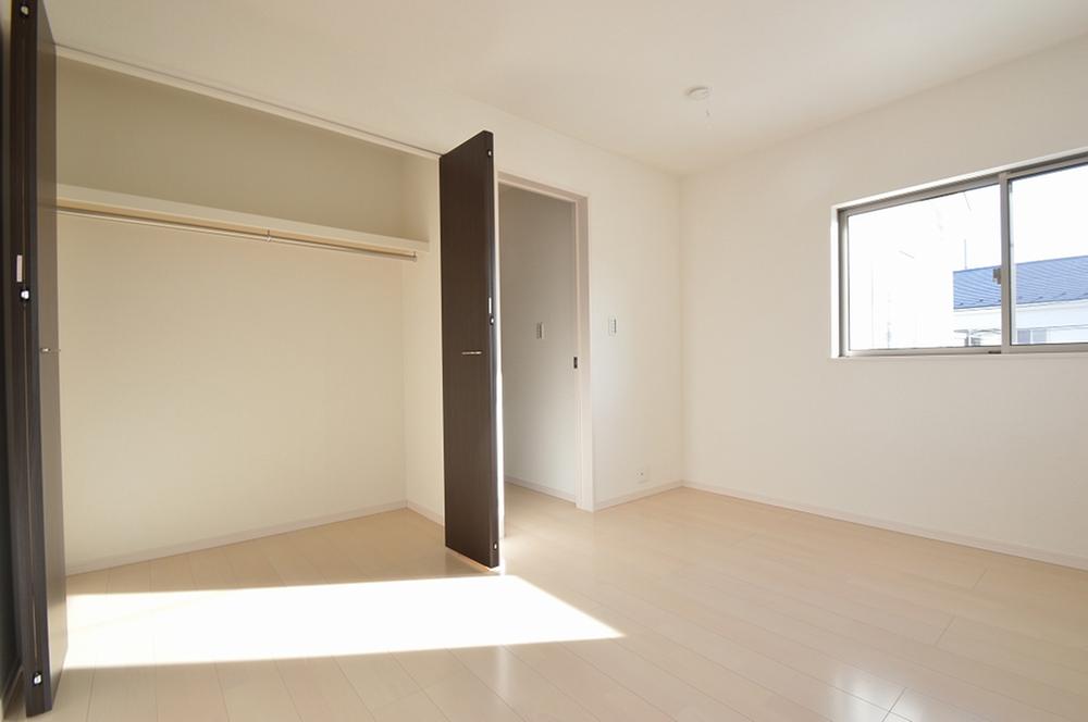 Non-living room. Indoor (12 May 2013) Shooting