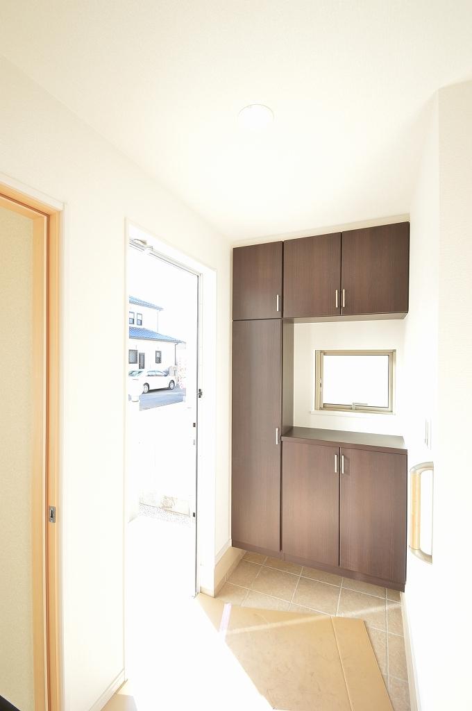 Entrance. Indoor (12 May 2013) Shooting