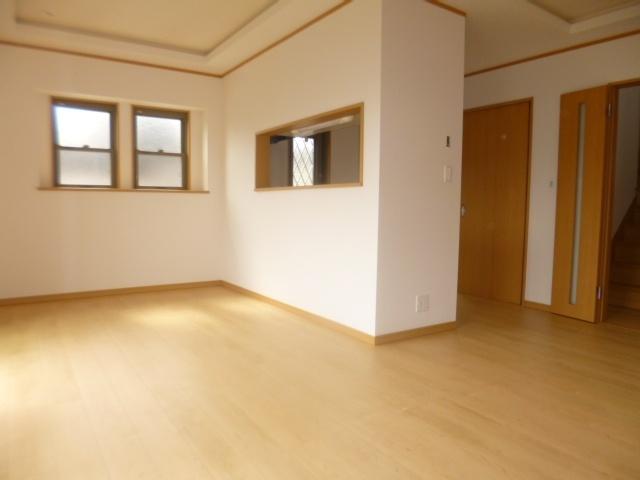 Same specifications photos (living)