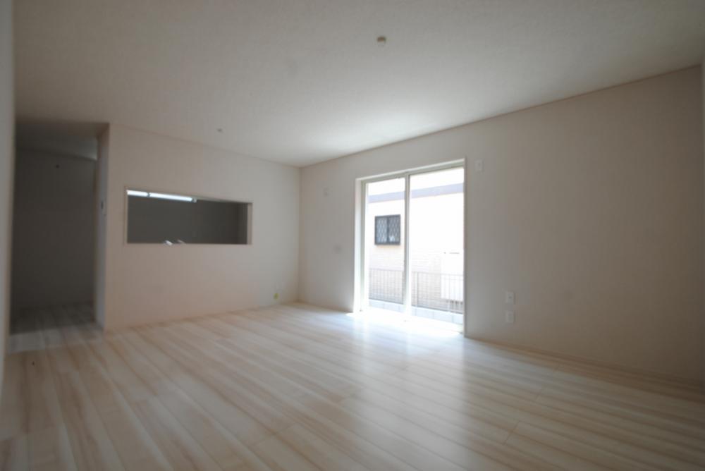 Same specifications photos (living). Same specifications