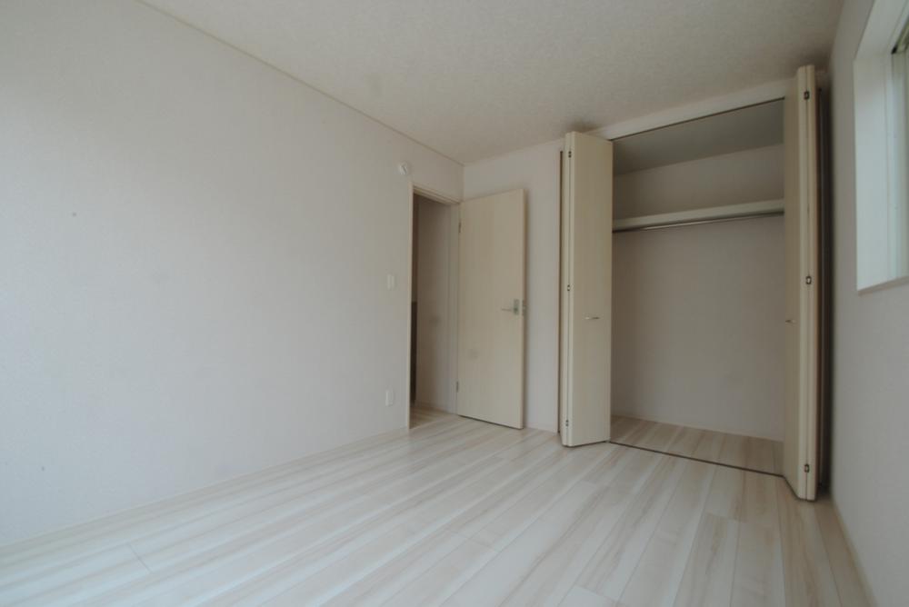 Same specifications photos (Other introspection). Same specifications