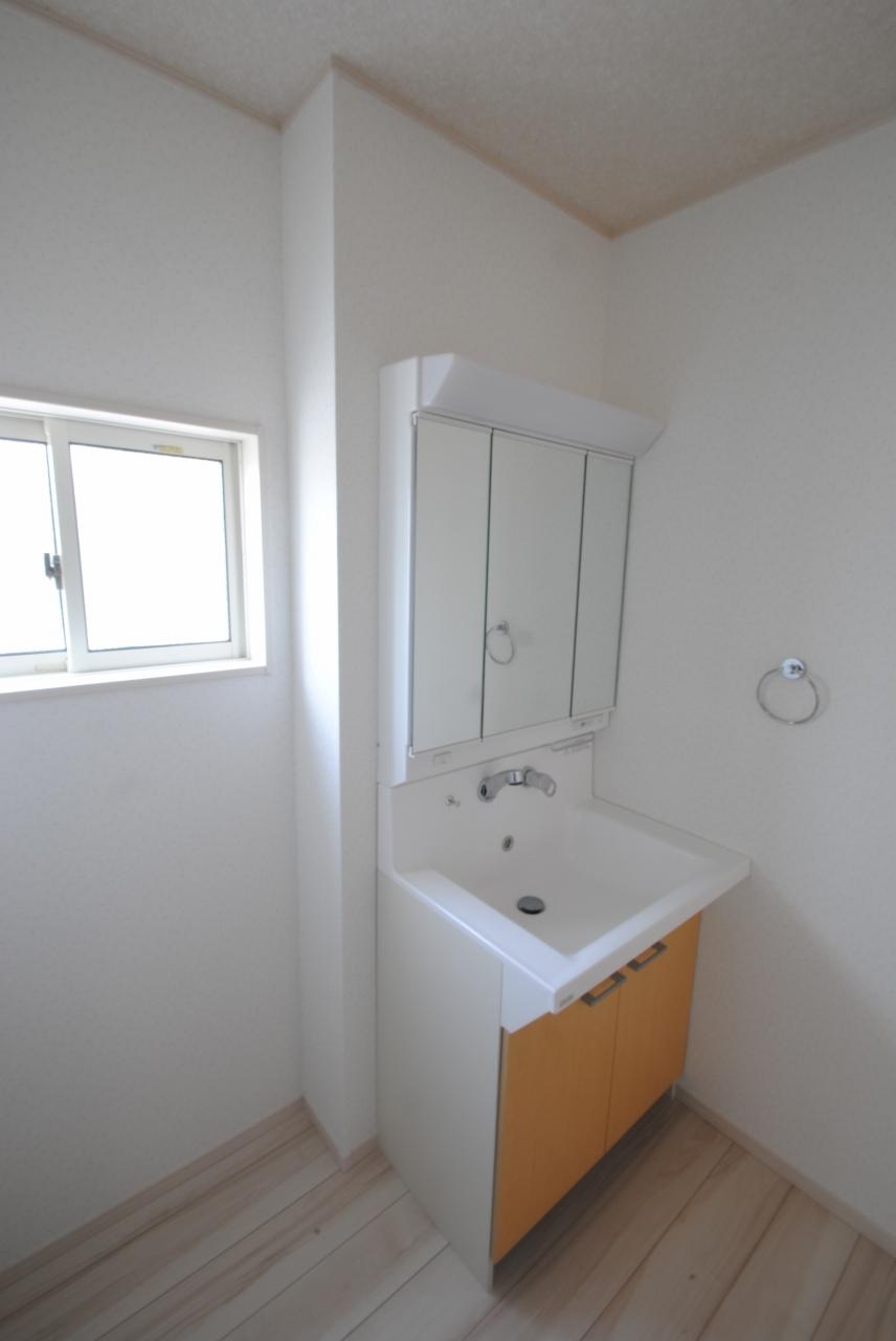 Wash basin, toilet. Same specifications