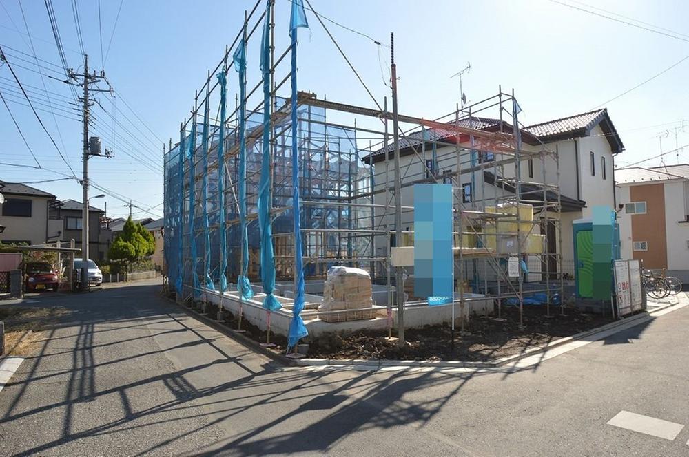 Local photos, including front road. Local (12 May 2013) Shooting