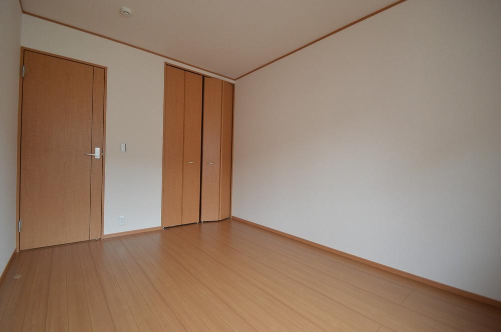 Non-living room. Indoor (September 2013) Shooting