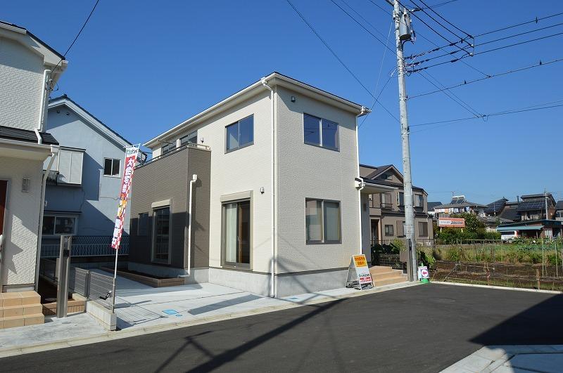 Local appearance photo. Local (10 May 2013) Shooting