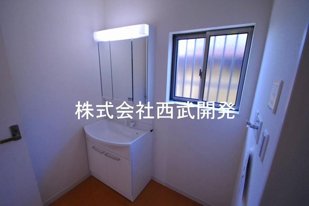 Wash basin, toilet. Same specifications