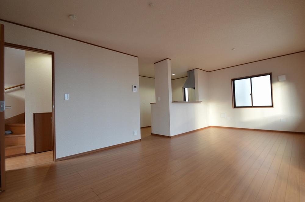 Same specifications photos (living). Same specifications