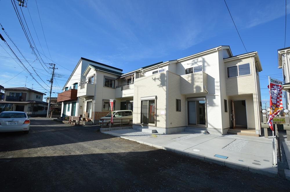 Local appearance photo. Local (12 May 2013) Shooting