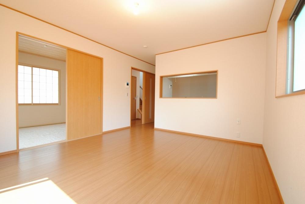 Same specifications photos (living). Same specifications