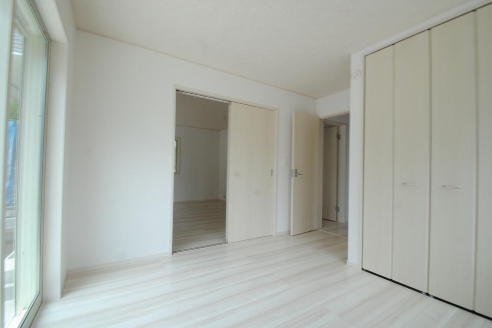 Same specifications photos (Other introspection). Same specifications