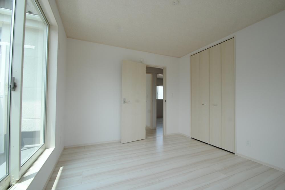 Same specifications photos (Other introspection). Same specifications