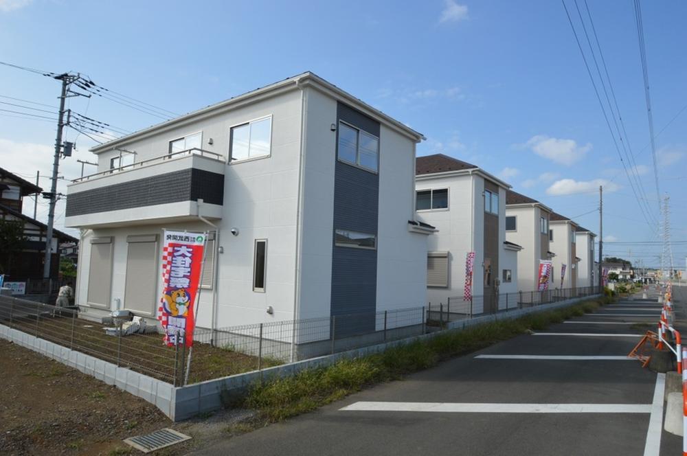 Local appearance photo. Local (10 May 2013) Shooting