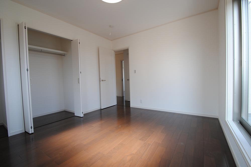 Non-living room. Indoor (September 2013) Shooting