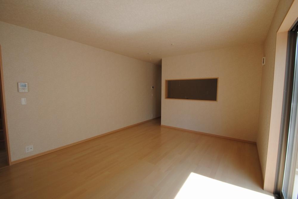 Same specifications photos (living). Same specifications