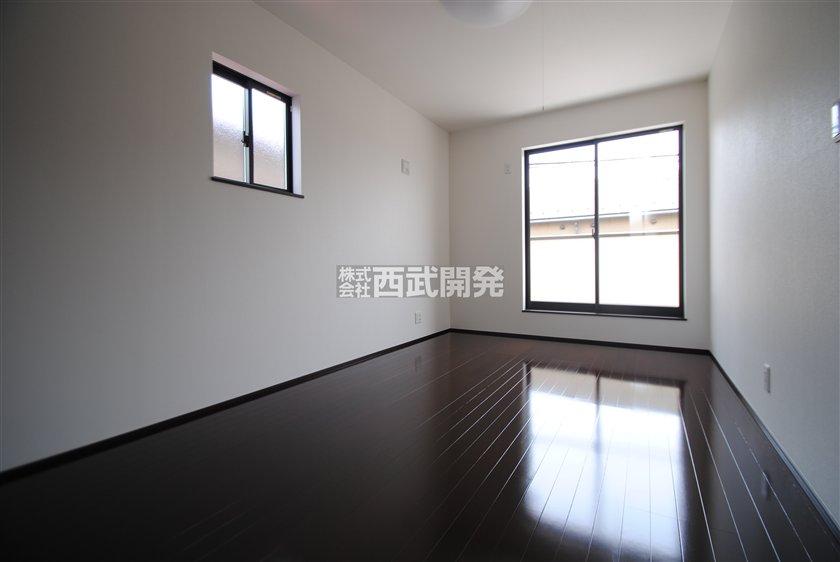 Same specifications photos (Other introspection). Same specifications