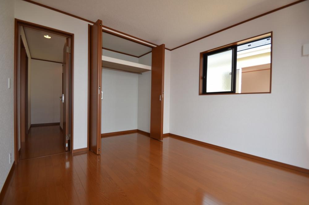 Same specifications photos (Other introspection). Same specifications