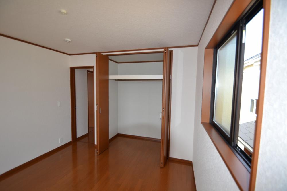 Same specifications photos (Other introspection). Same specifications