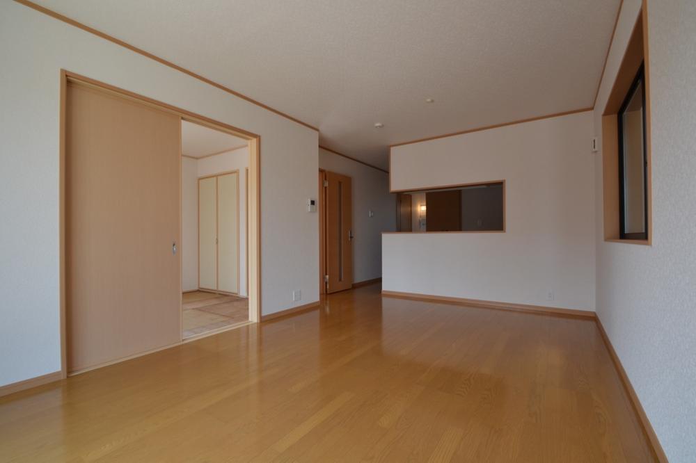 Same specifications photos (living). Same specifications