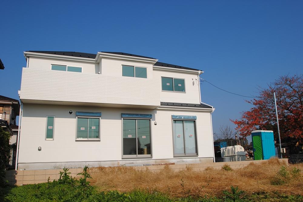 Local appearance photo. Local (12 May 2013) Shooting