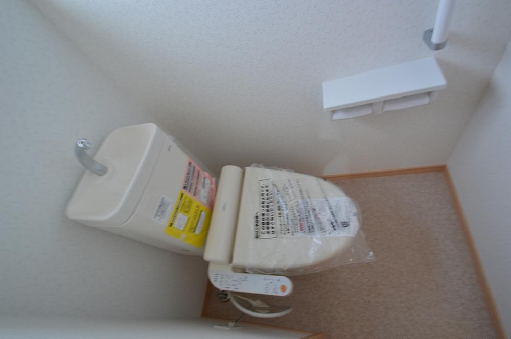 Toilet. Indoor (12 May 2013) Shooting