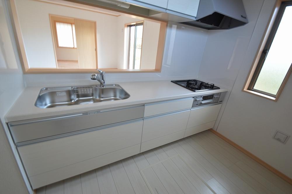 Kitchen. Indoor (12 May 2013) Shooting