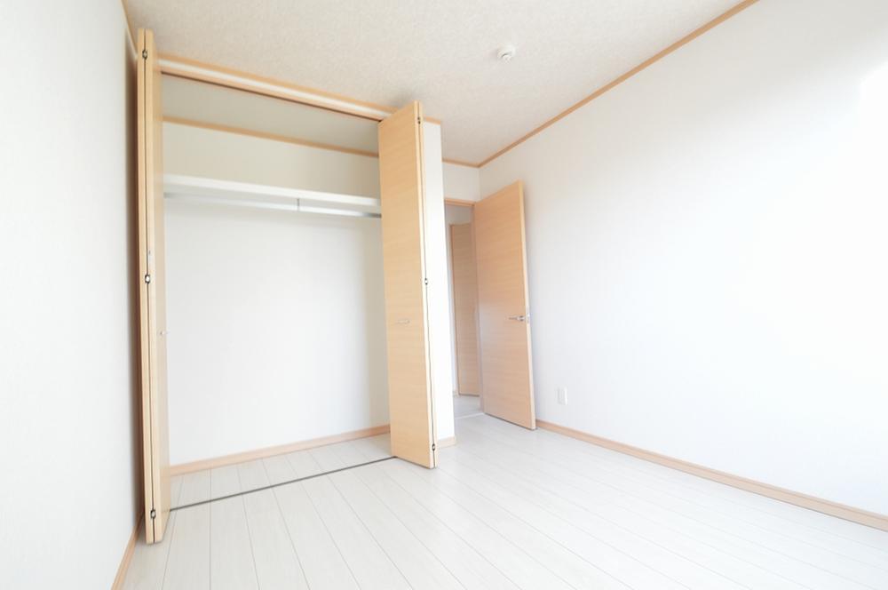 Non-living room. Indoor (12 May 2013) Shooting