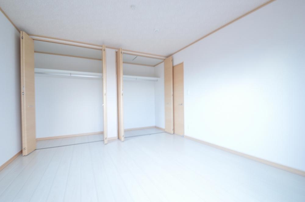 Non-living room. Indoor (12 May 2013) Shooting