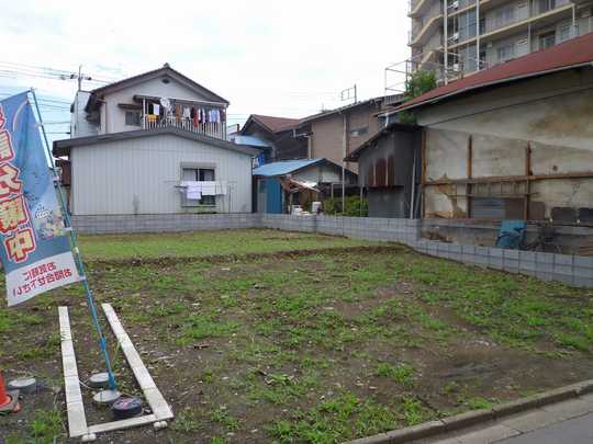 Local photos, including front road. Local land photo