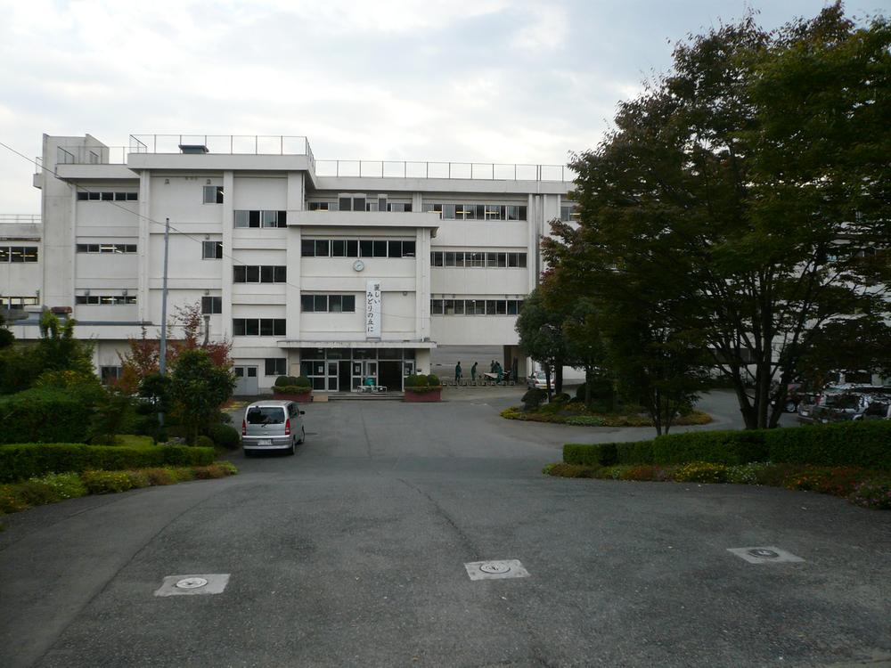 Junior high school. Hanno 1200m to the West Junior High School