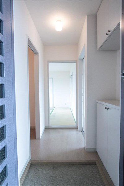 Entrance. Some of the differences have per room difference photo