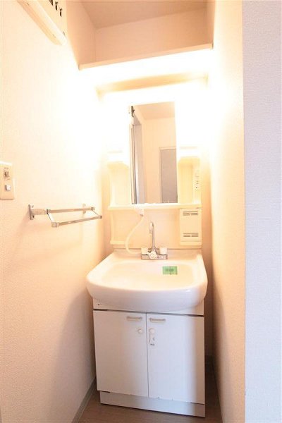 Washroom. Some of the differences have per room difference photo