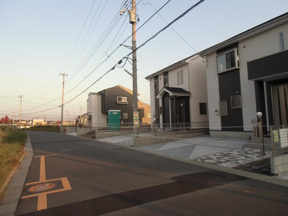 Local photos, including front road. Local (April 2013) Shooting