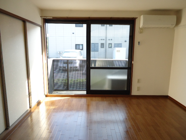 Living and room. Nanyang room Sunny ・ Air-conditioned