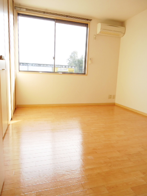 Other room space. Nanyang room