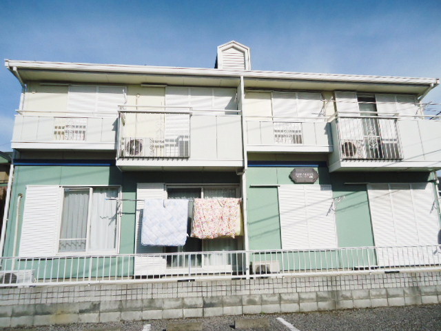 Building appearance. Outer wall re-painted