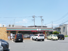 Convenience store. Seven-Eleven (convenience store) to 200m