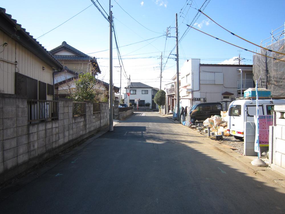Local photos, including front road. Local (12 May 2013) Shooting