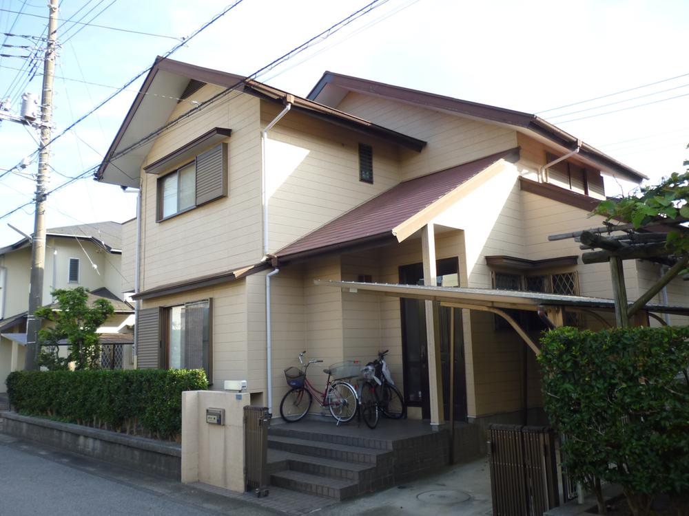 Local photos, including front road. Local (August 2013) Shooting