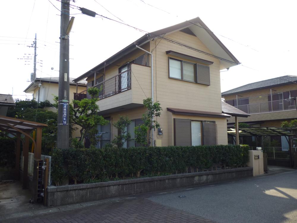 Local photos, including front road. Local (August 2013) Shooting