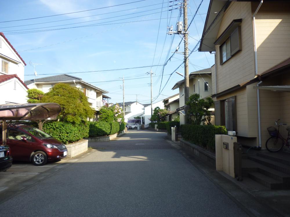 Local photos, including front road. Local (August 2013) Shooting