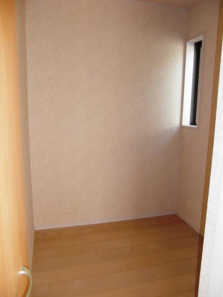 Receipt. Walk-in closet