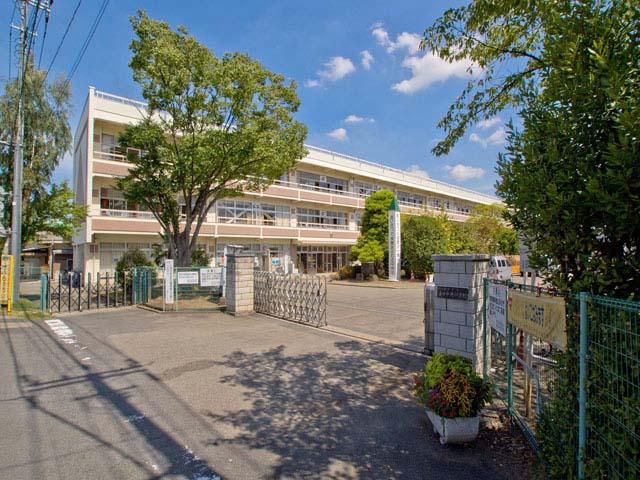 Primary school. Hasuda the center to the elementary school 140m