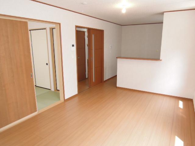 Same specifications photos (living). Living: This is the same specification property photo. (Color ・ There are cases where the model number is different. )