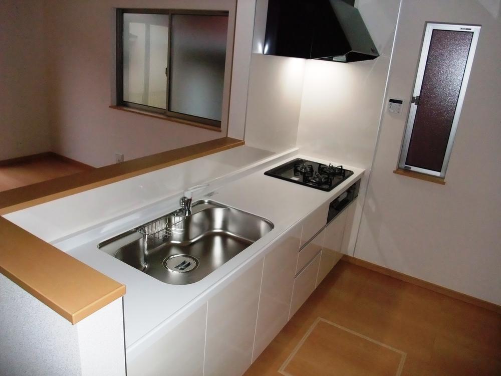 Kitchen. December 2013 shooting